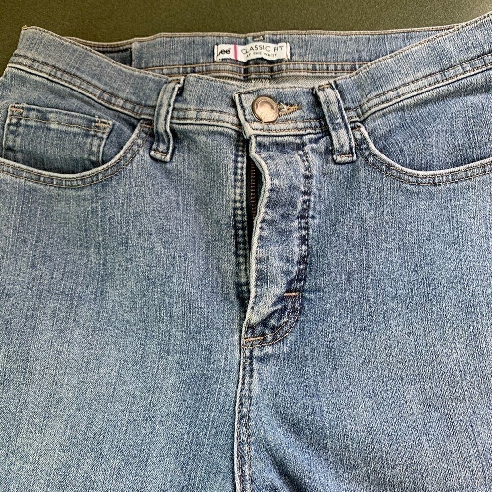 Lee classic fit jeans 6 actual approximately 27/29